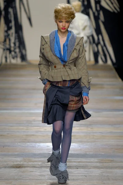 Look 15